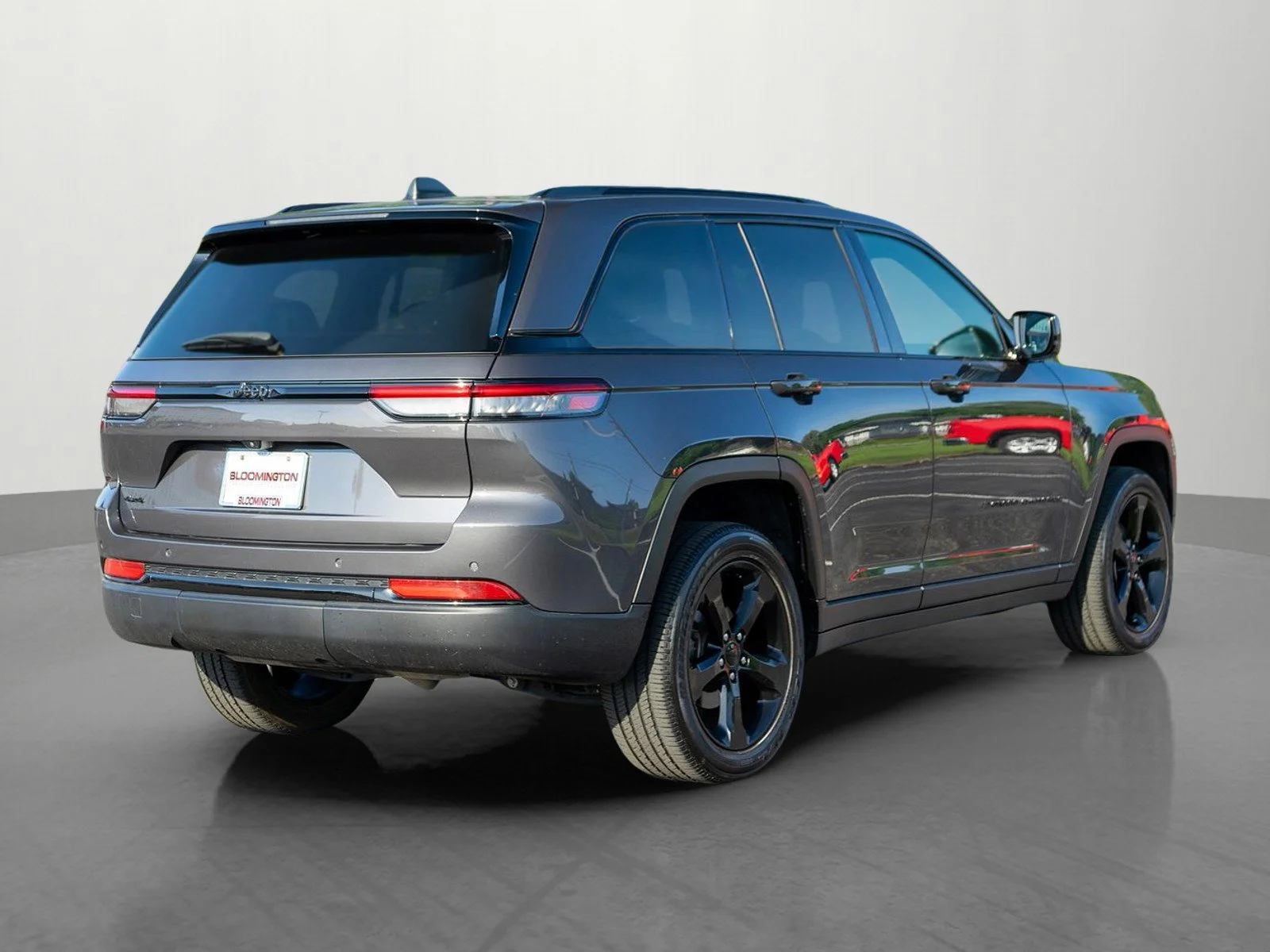 Used 2023 Baltic Gray Metallic Clearcoat Jeep Altitude X image 7