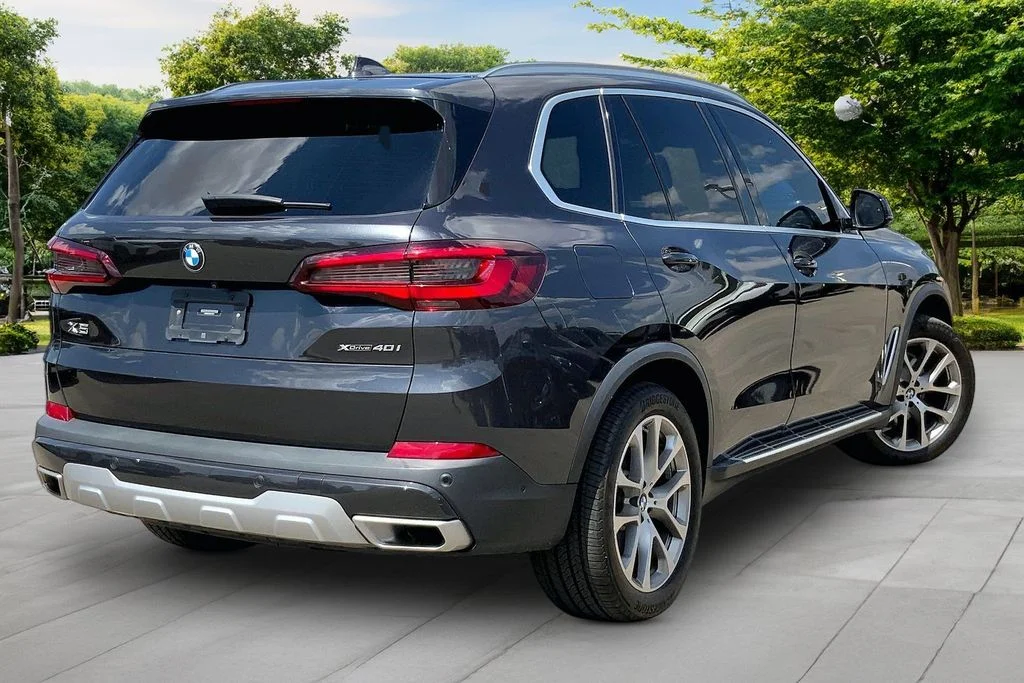 Used 2023 Gray BMW xDrive40i image 6