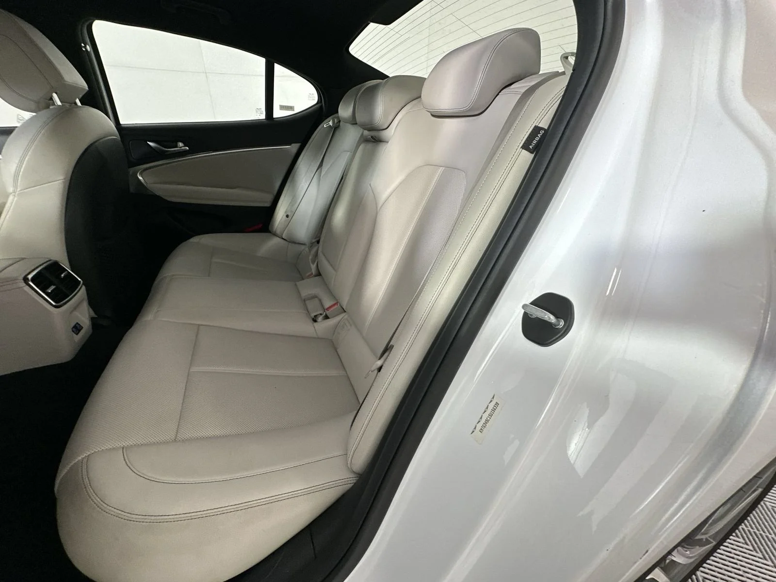 Used 2025 White Genesis 2.5T image 23