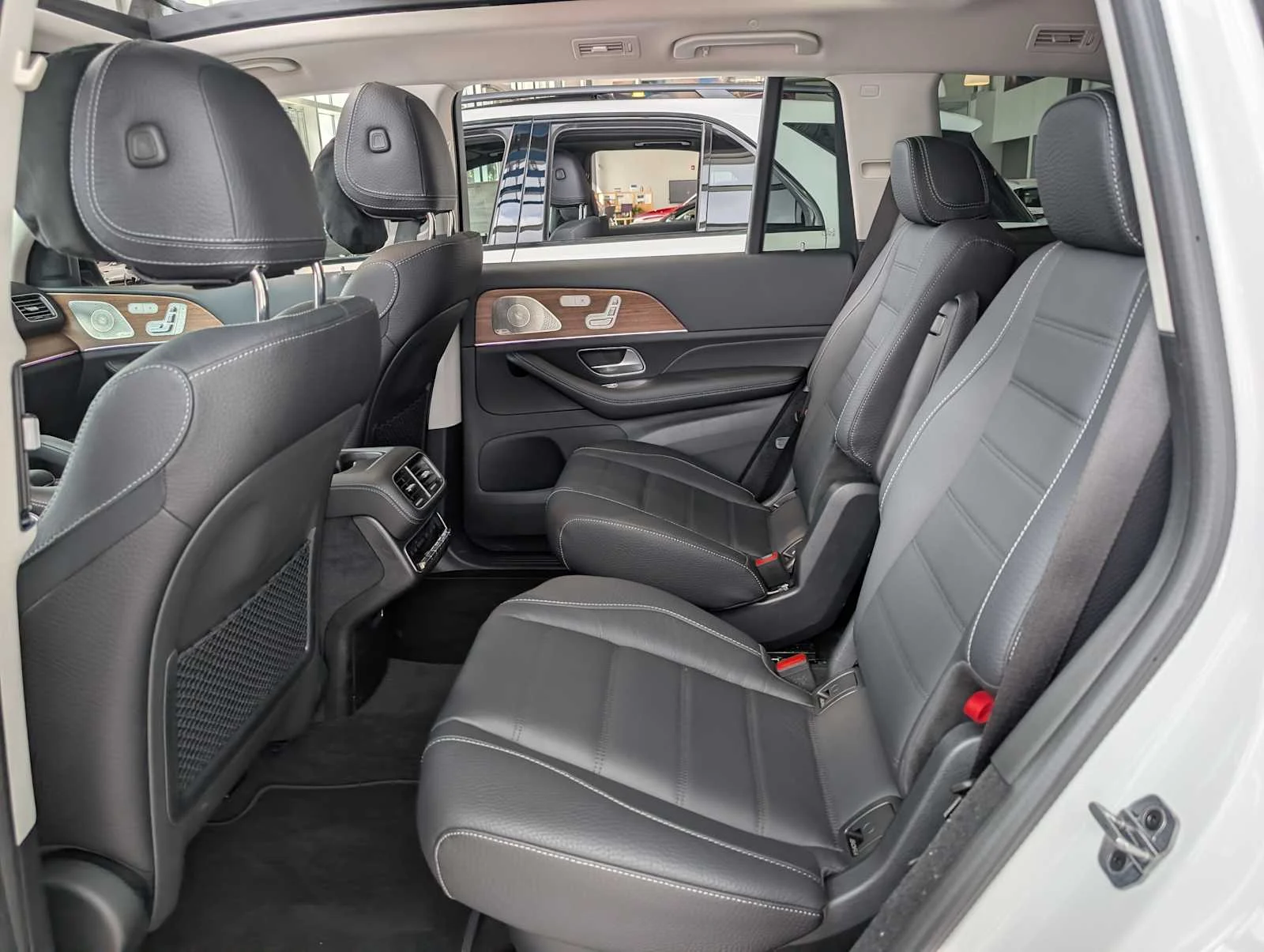 New 2026 Polar White Mercedes-Benz GLS 450 image 18
