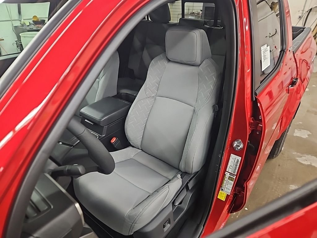 2025 Toyota Tacoma SR5 - Photo 12