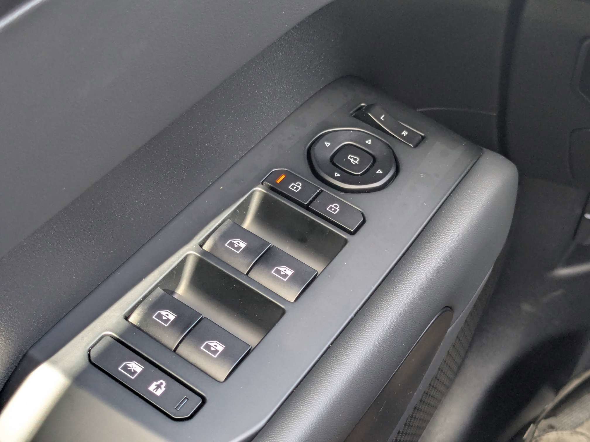 New 2027 Wolf Gray Kia X-LINE SX image 36