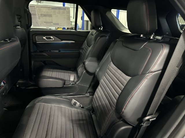 New 2027 Vapor Blue Metallic Ford ST-Line image 30