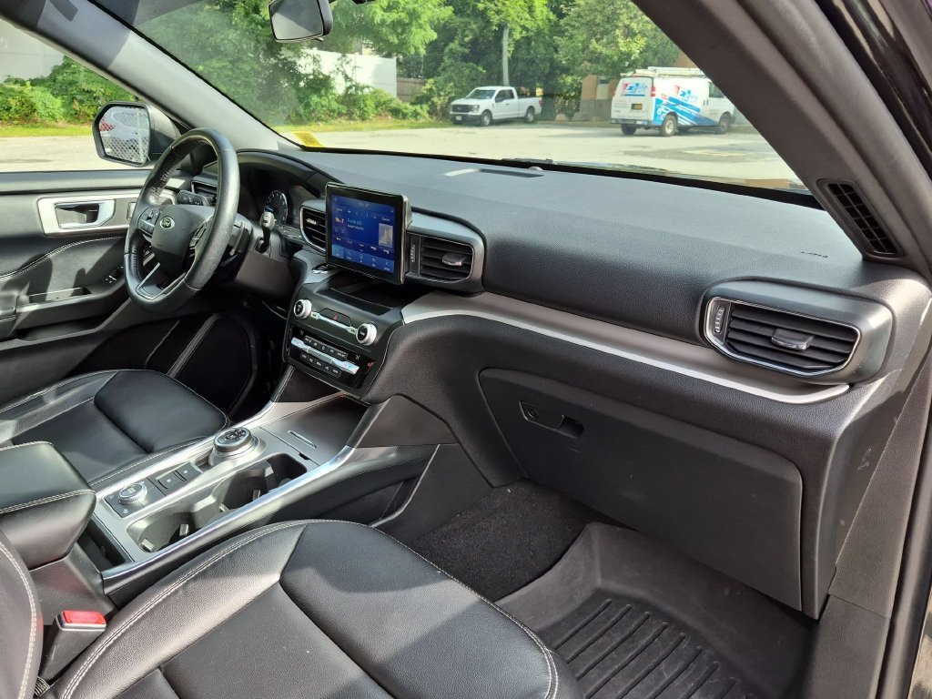 Used 2020 Black Ford XLT image 28