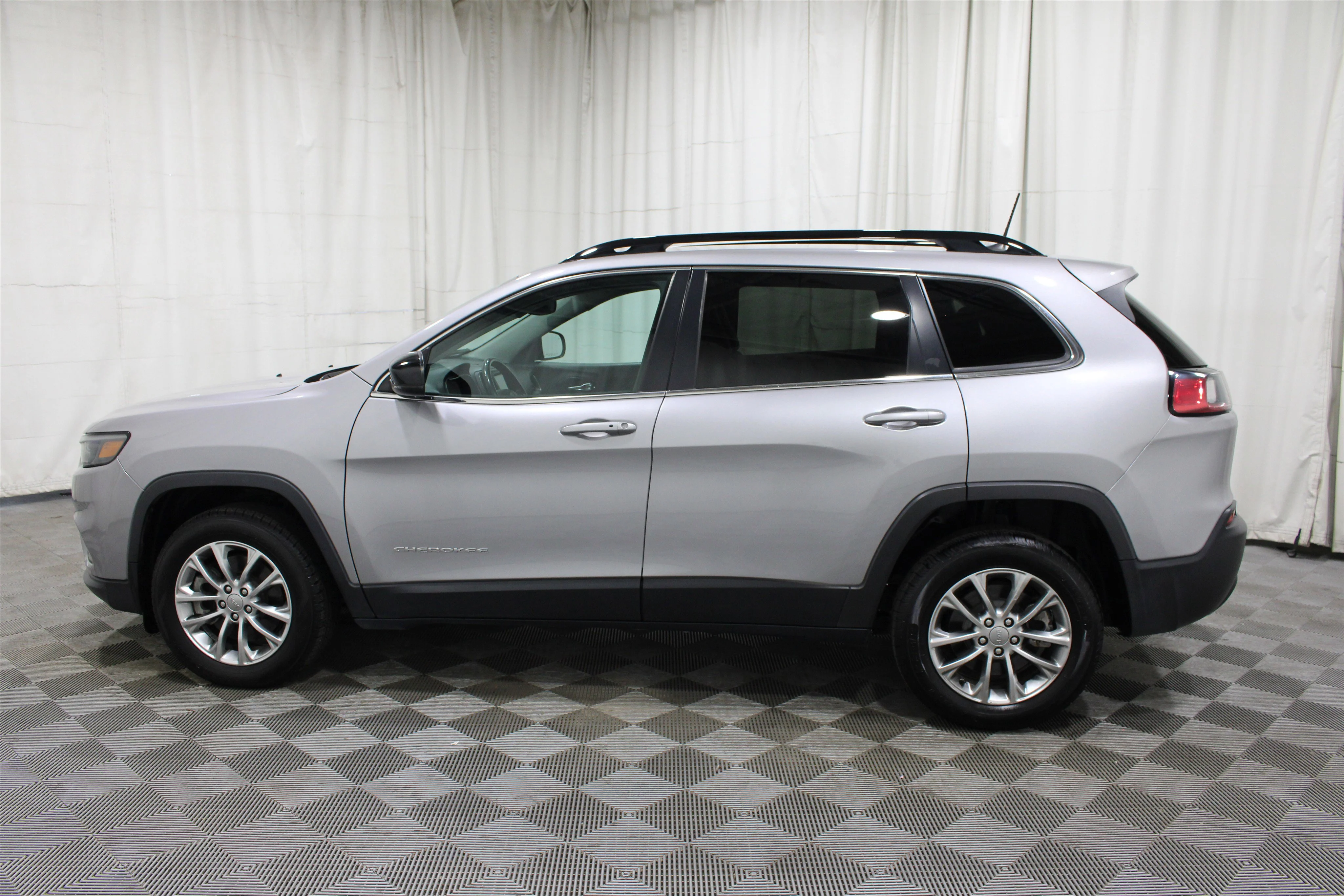2022 Jeep Cherokee Latitude Lux - Photo 26
