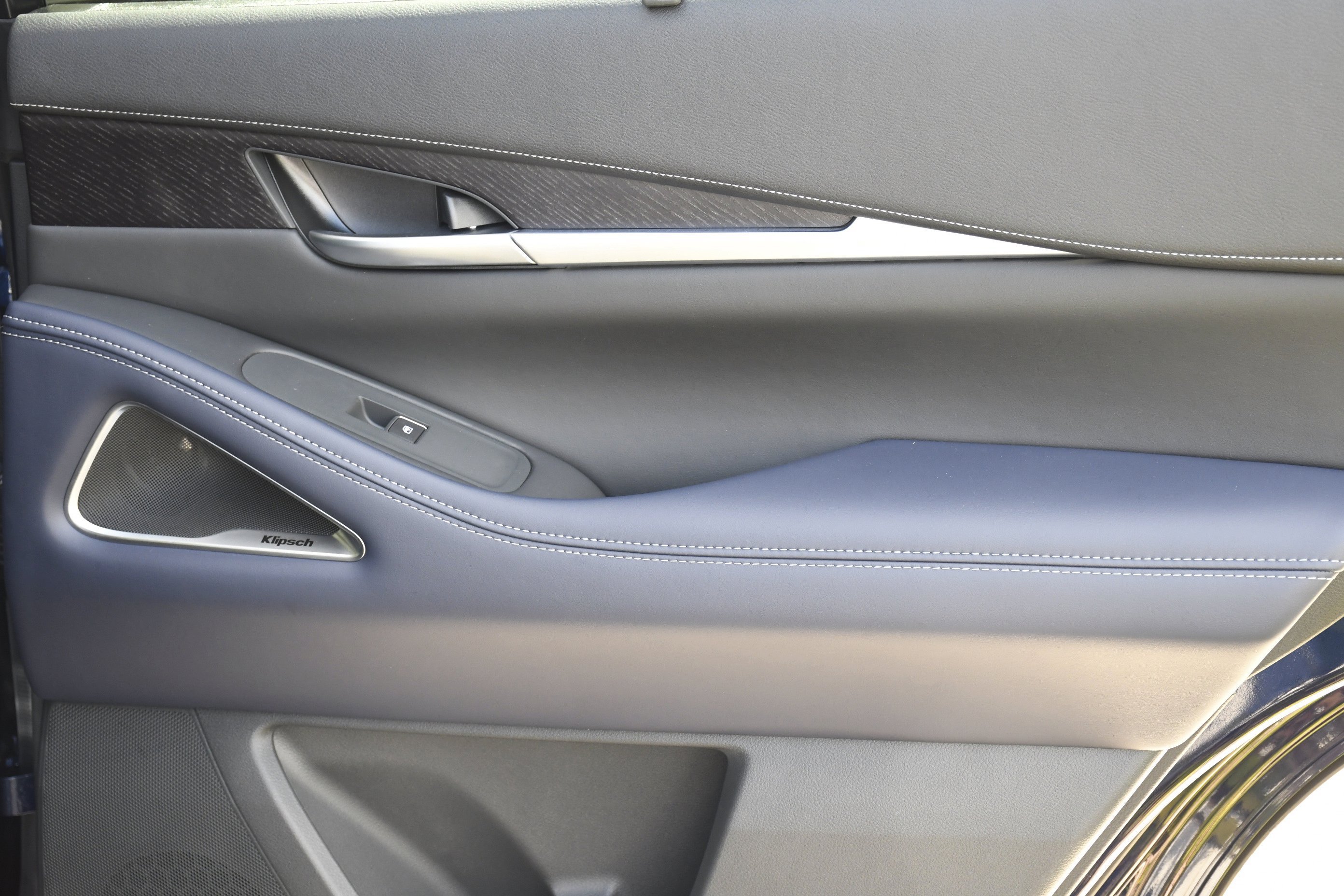 New 2026 GRAPHITE SHADOW INFINITI Sport AWD image 32