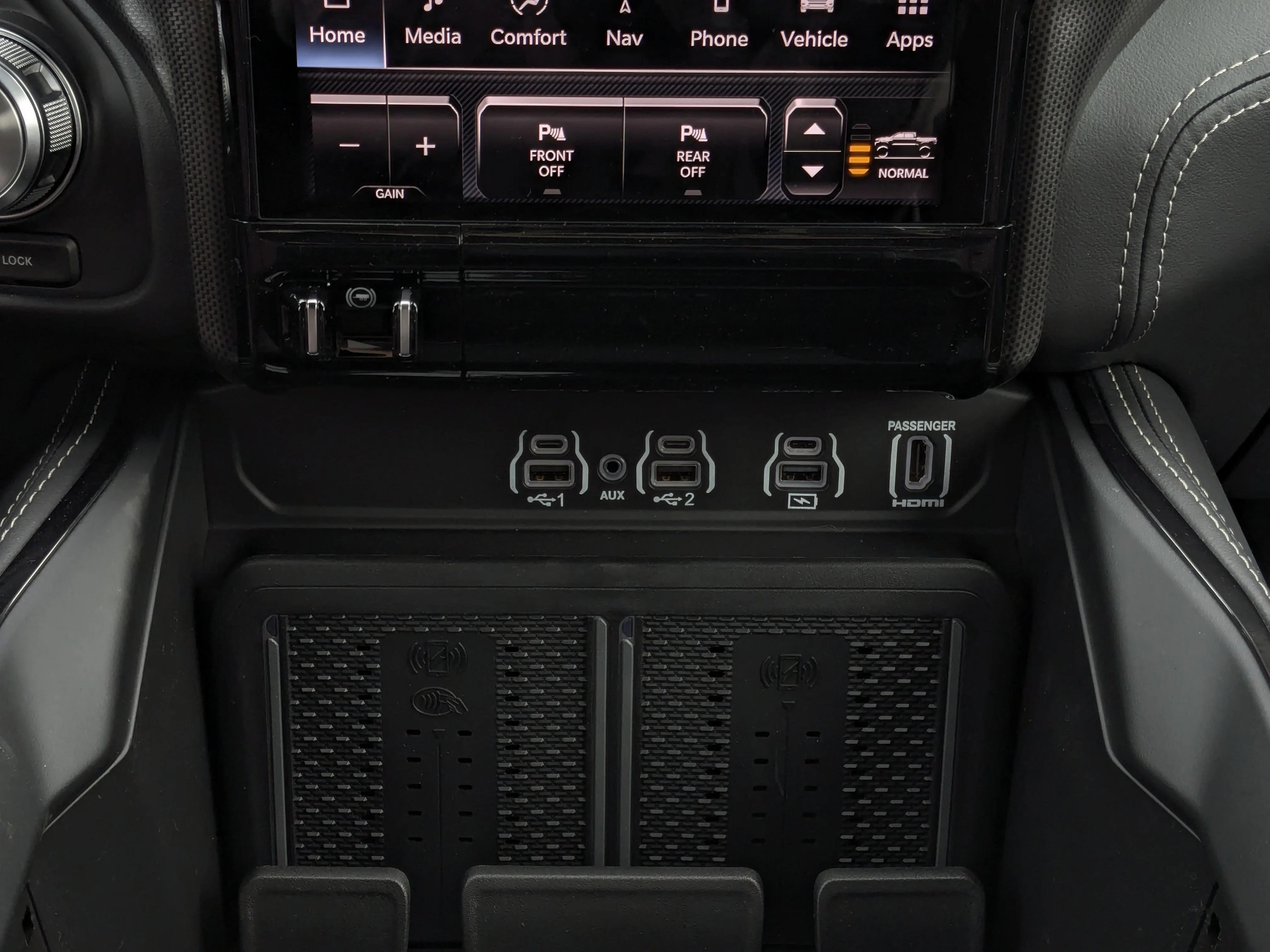 New 2026 Black RAM Limited - - Night Ed - Pano Sunroof - Hurricane HO Turbo - 14.4 Screen - Head-Up Display & More! image 26