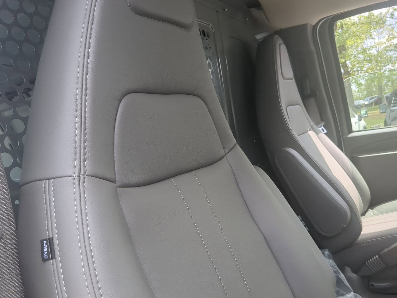New 2025 Summit White GMC Work Van image 24