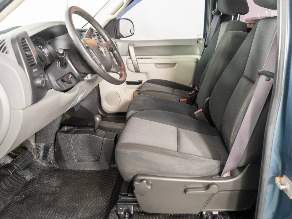 Used 2011 Blue Chevrolet LS image 10