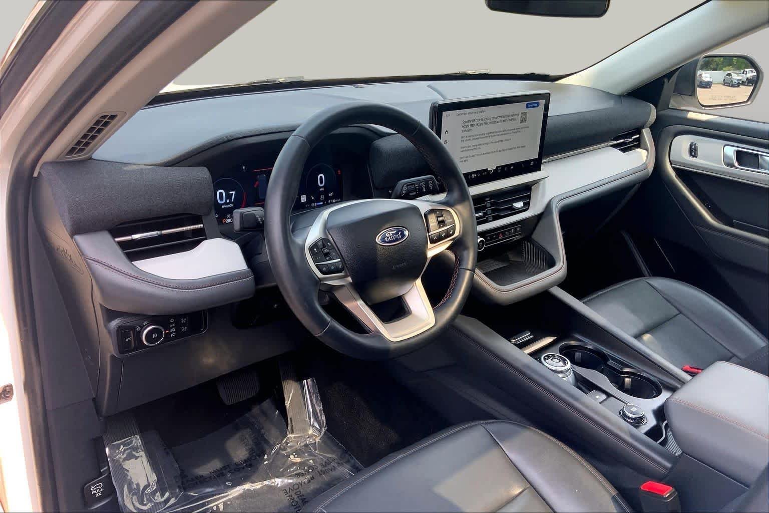 Used 2025 Star White Ford Active image 18