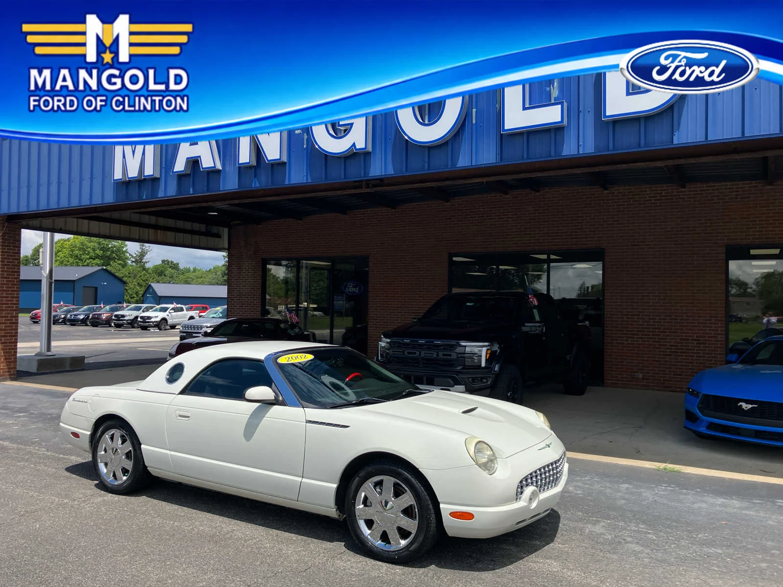 2002 Ford Thunderbird Premium's photo