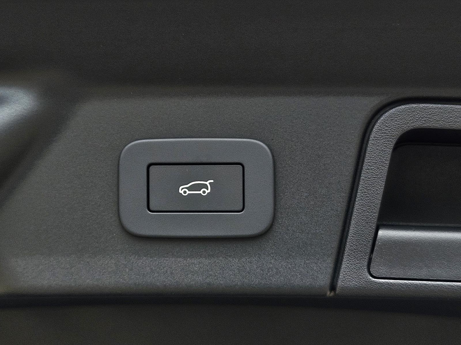 New 2026 Santorini Black Land Rover Dynamic SE image 12