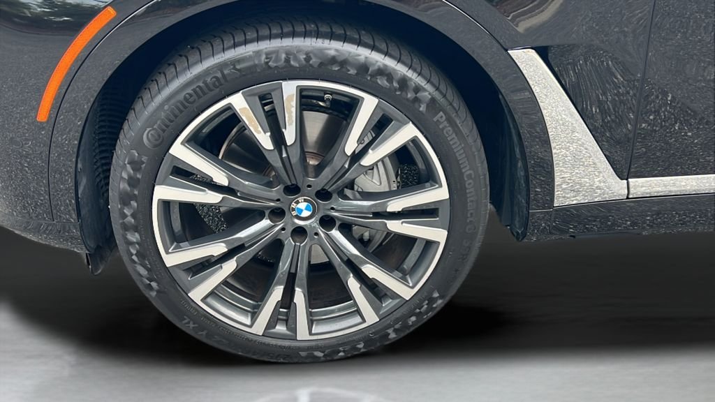 Certified Used 2025 Black Sapphire Metallic BMW xDrive40i image 26
