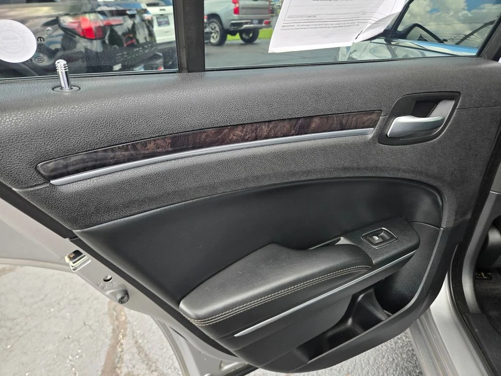 Used 2015 Billet Silver Metallic Clearcoat Chrysler C image 40