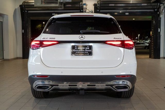 New 2026 Polar White Mercedes-Benz GLC 300 image 5