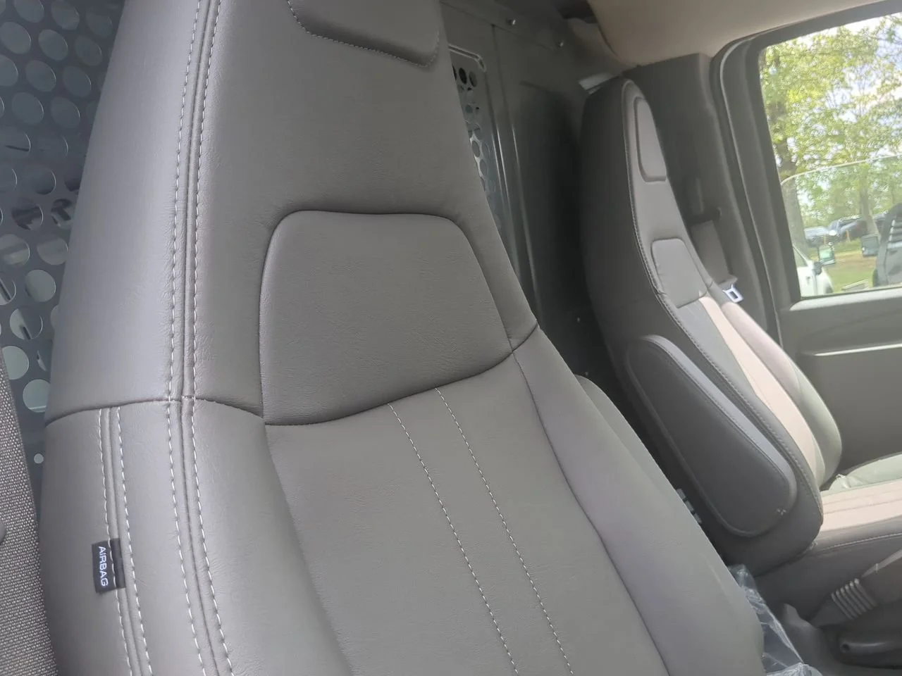 New 2025 Summit White GMC Work Van image 24