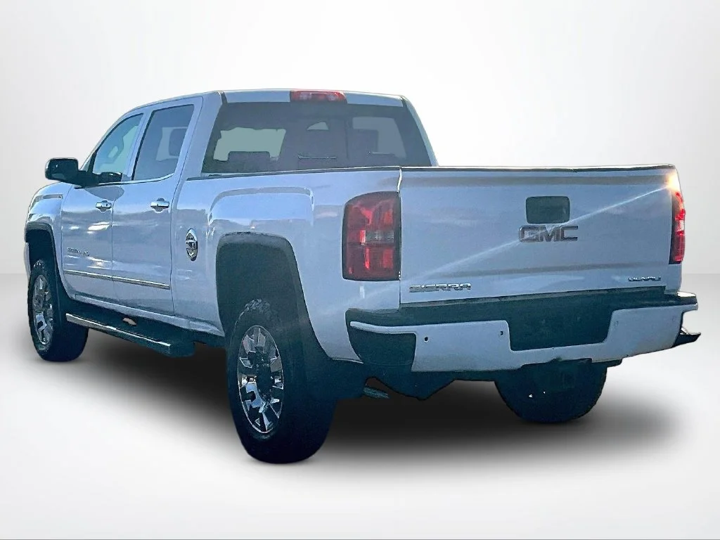 Used 2015 White GMC Denali image 12
