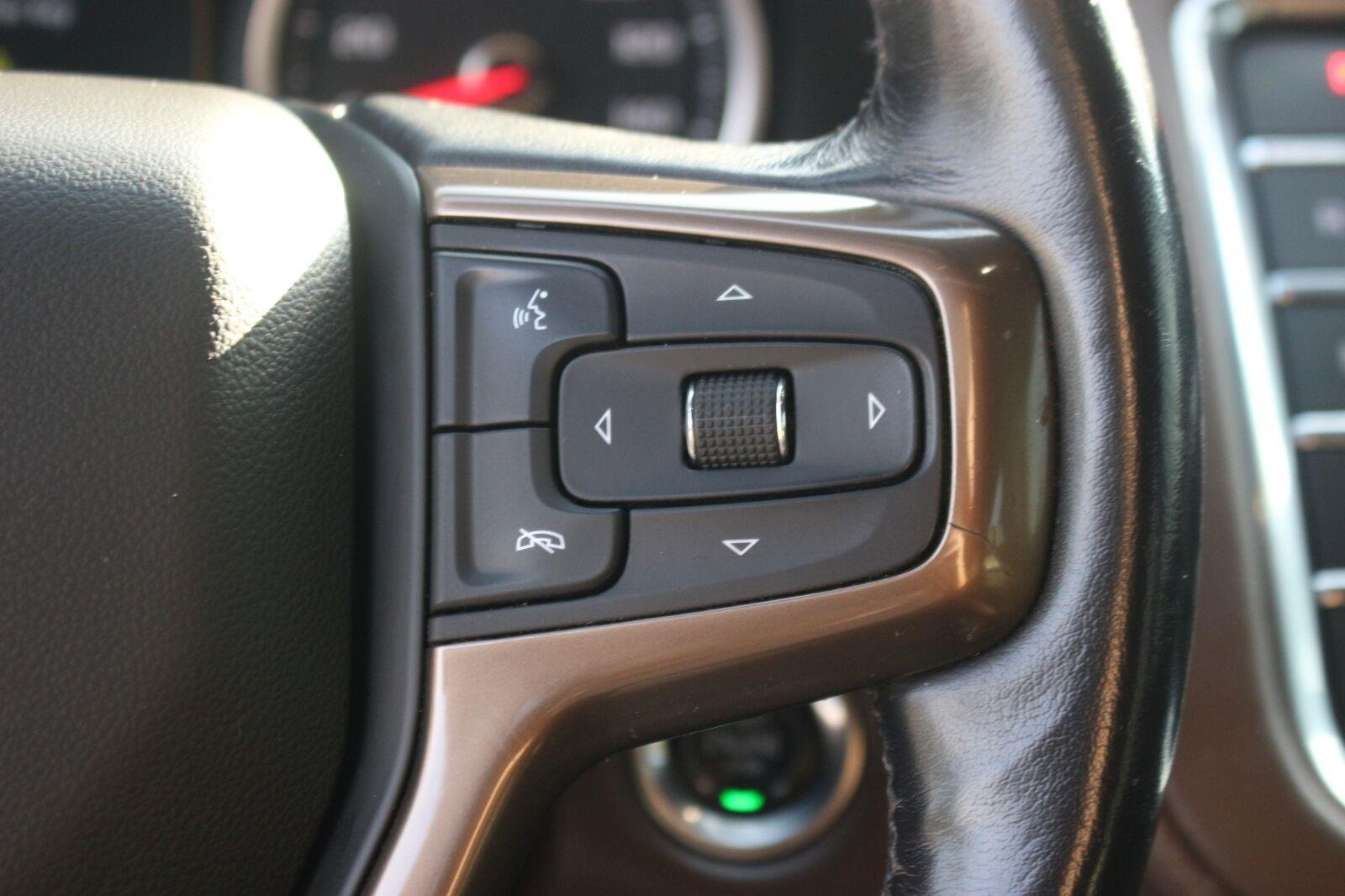 Used 2021 IRIDESCENT PEARL TRICOAT Chevrolet High Country image 19