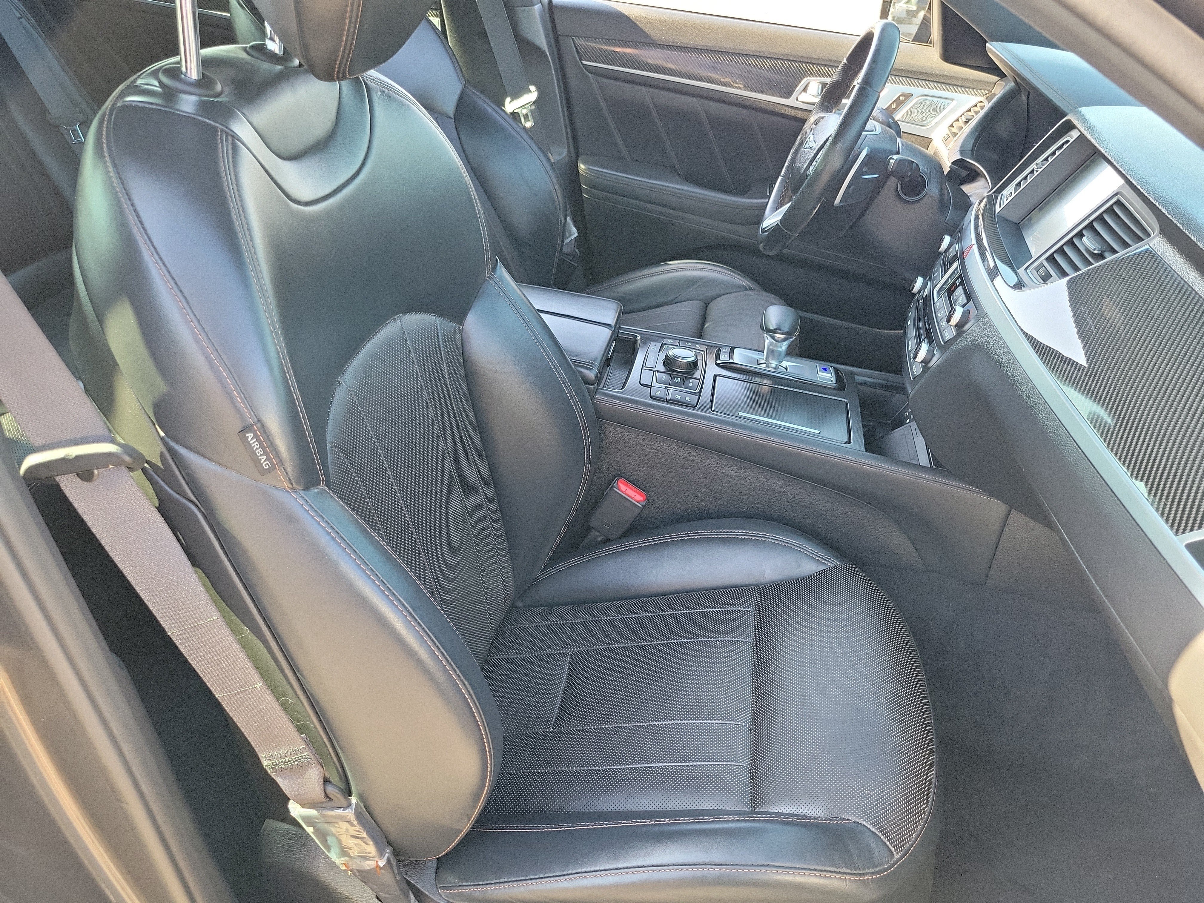 Used 2019 Himalayan Gray Genesis 3.3T Sport image 20