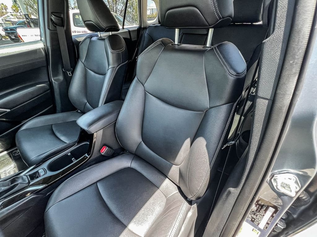 Used 2024  Toyota XLE image 25