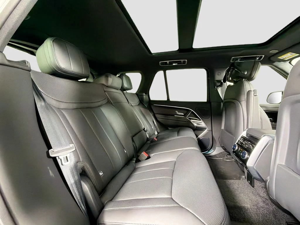 New 2026 Santorini Black Land Rover SE image 29