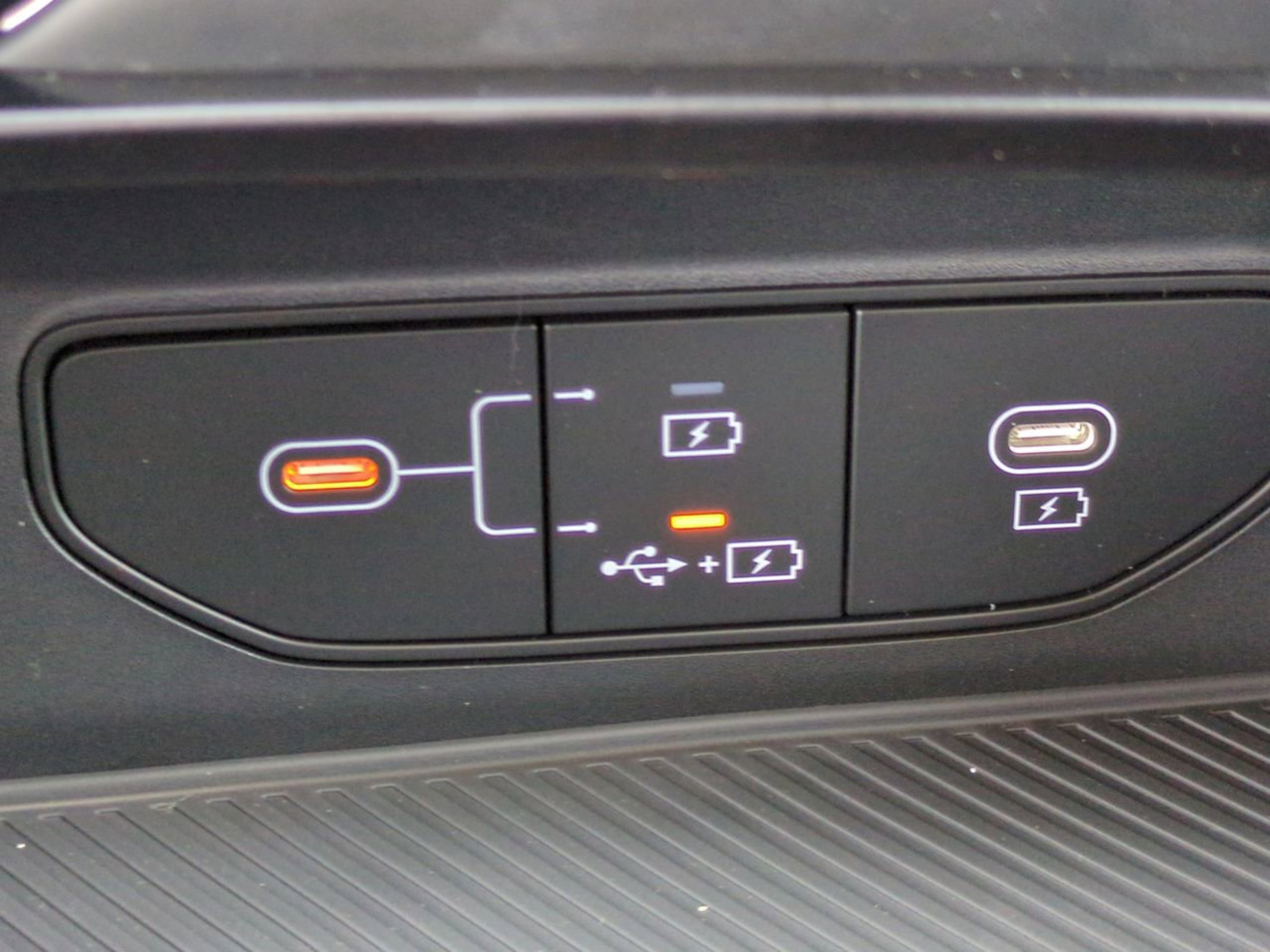 New 2026 Snow White Pearl Kia S image 24