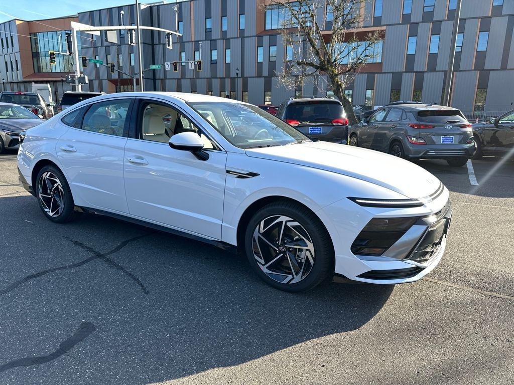 New 2026 White Hyundai SEL Sport image 8