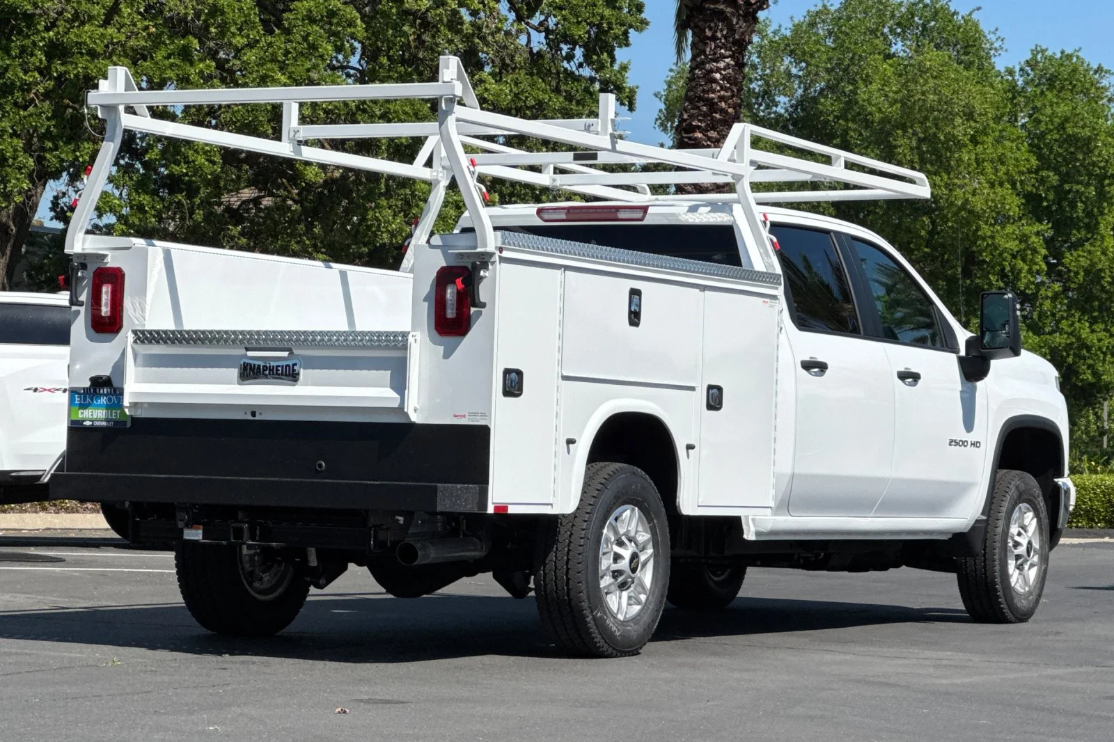 New 2026 Summit White Chevrolet WT image 3