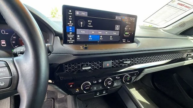 2024 Honda Accord Hybrid EX-L - Photo 25