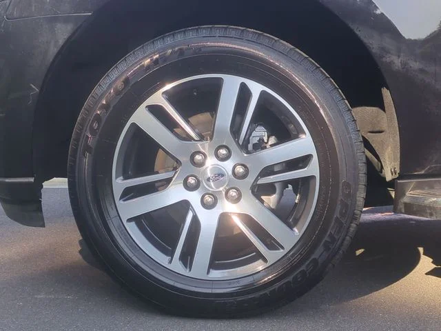 Used 2023 Black Ford XLT image 19