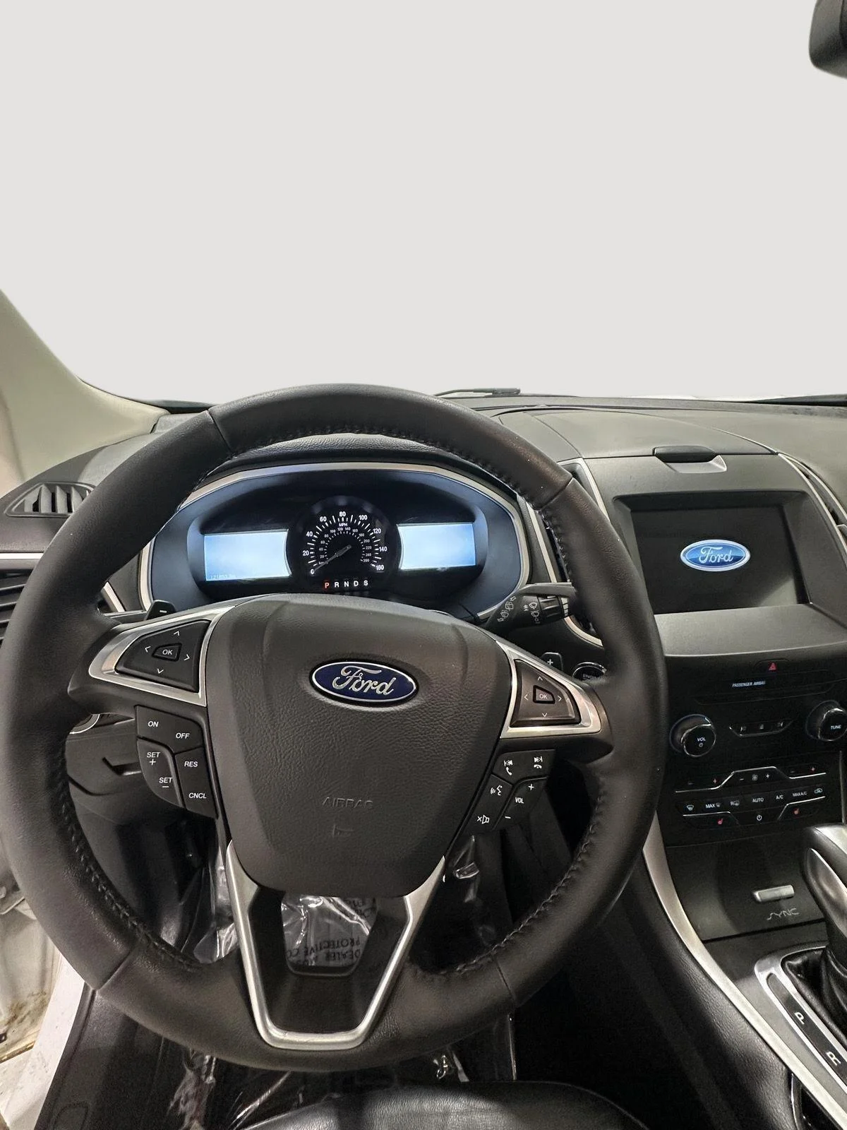 Used 2016 Oxford White Ford SEL image 10