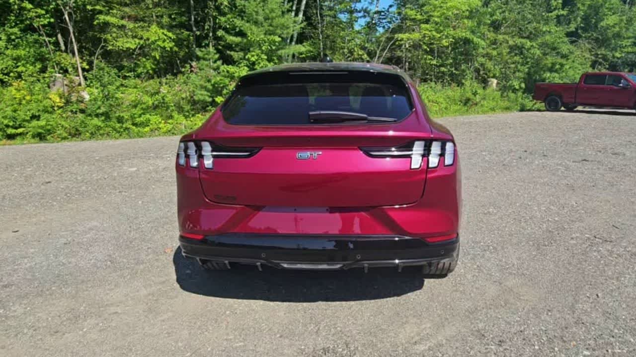 2025 Ford Mustang Mach-E GT - Photo 7