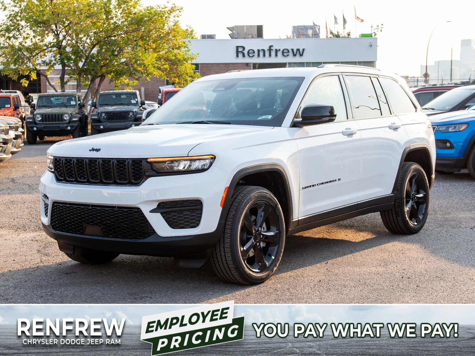 New 2025 White Jeep Altitude* 4x4, Sunroof, Trailer Tow Pkg, Wireless Charging Pad image 1