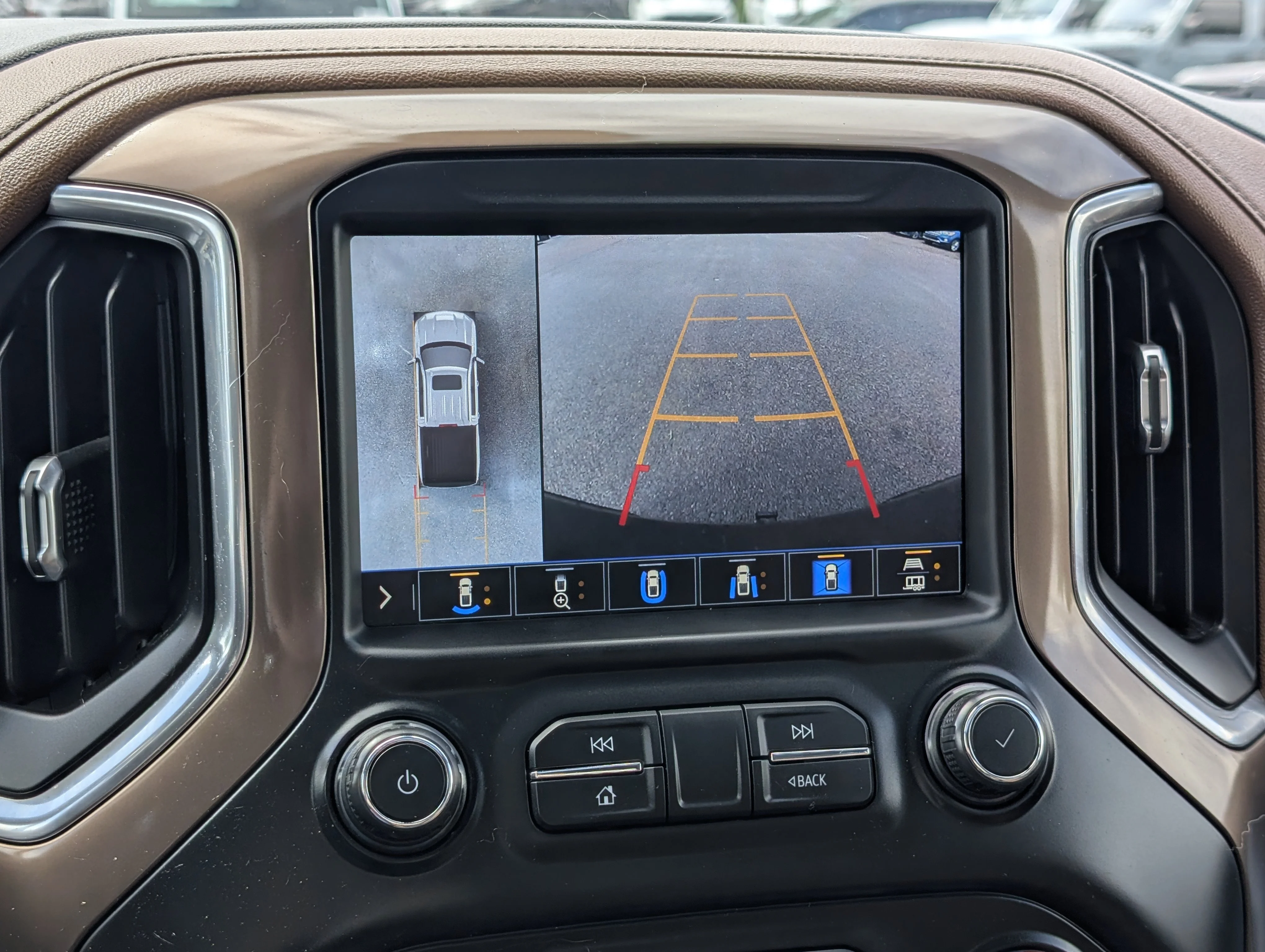 Used 2020 Black Chevrolet High Country image 33