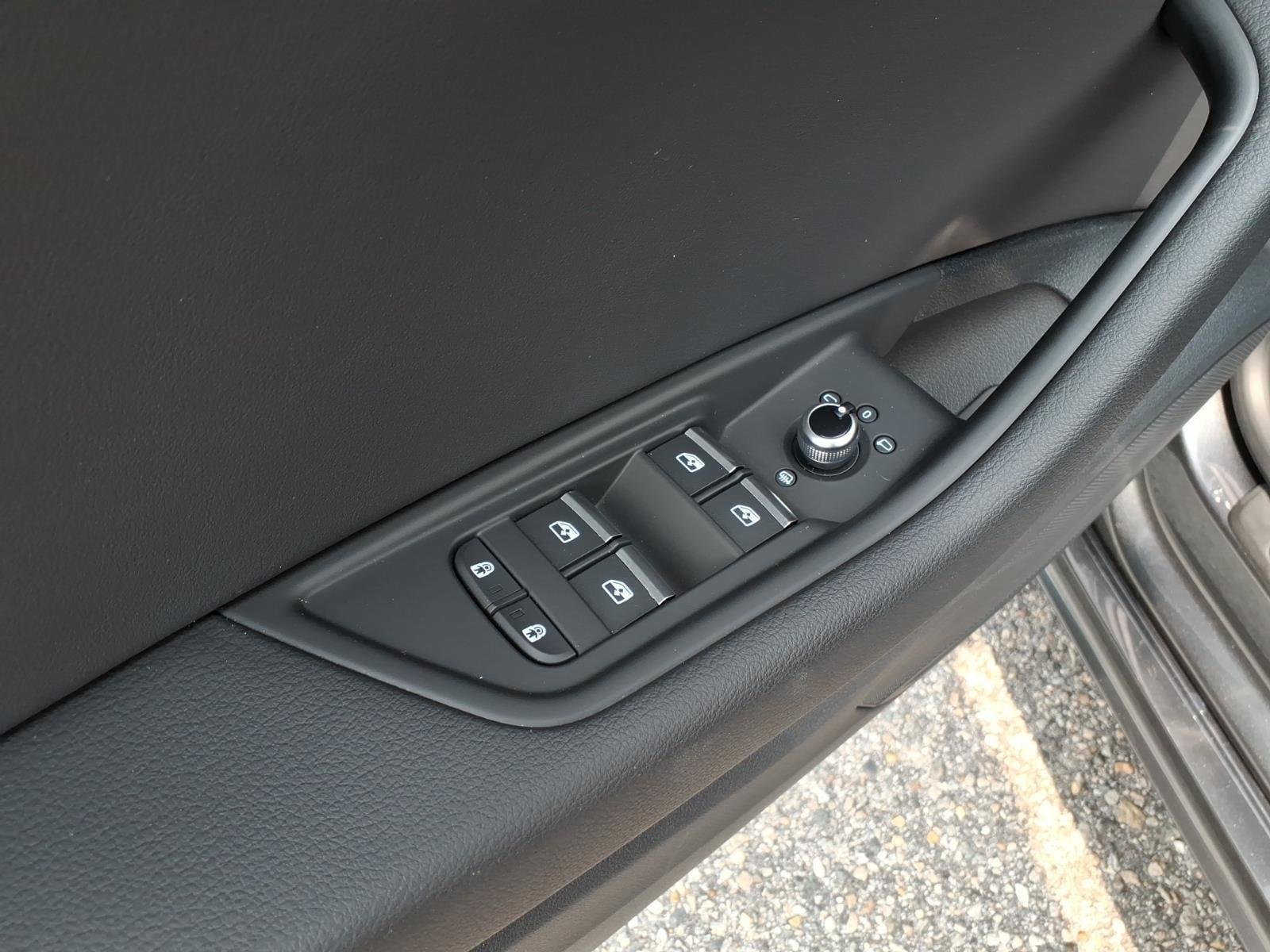 Used 2023 Daytona Gray Pearl Effect Audi S line Premium image 25