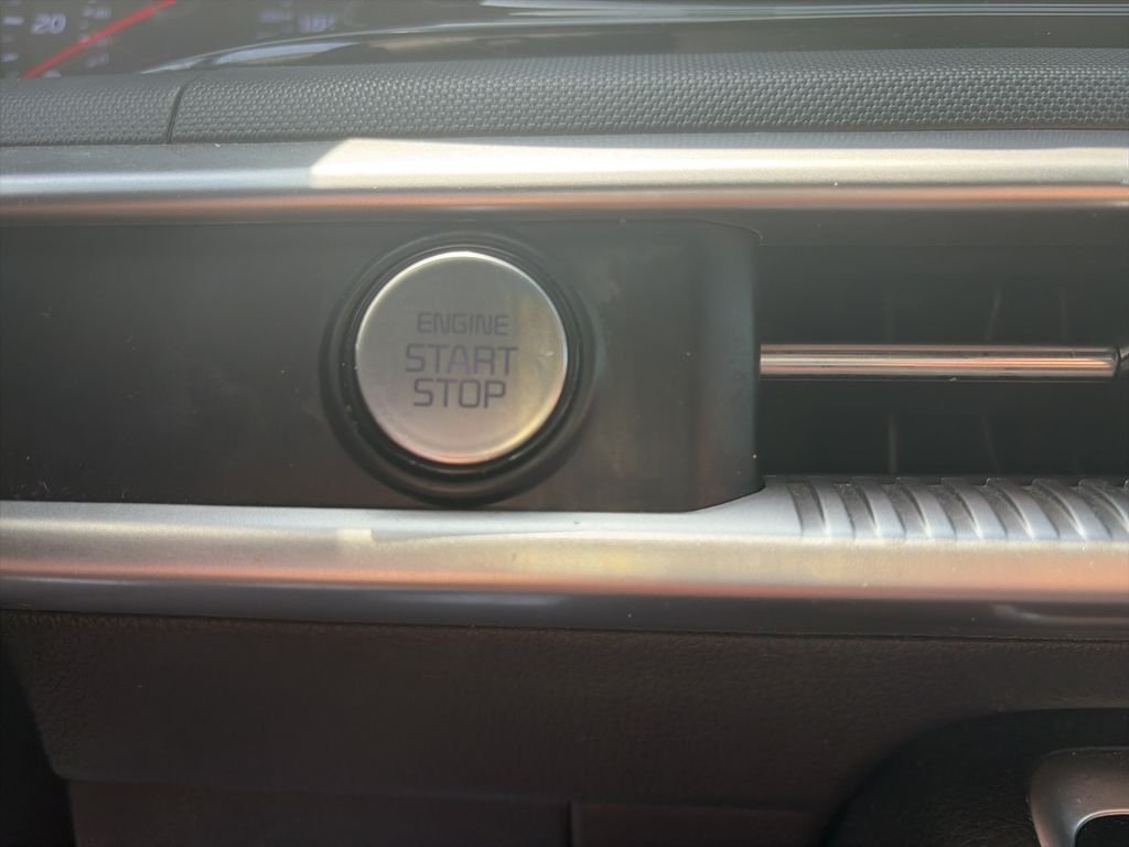 Used 2024 Wolf Gray Kia GT-Line image 28