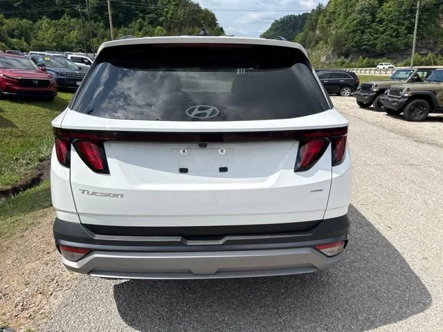 Used 2026 White Hyundai SEL image 4