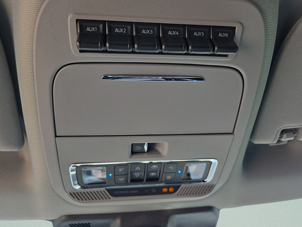 New 2026 Star White Metallic Tri-Coat Ford F-350® Lariat® image 24