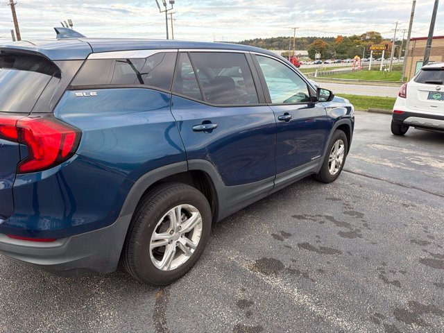 Used 2021 Blue GMC SLE image 3