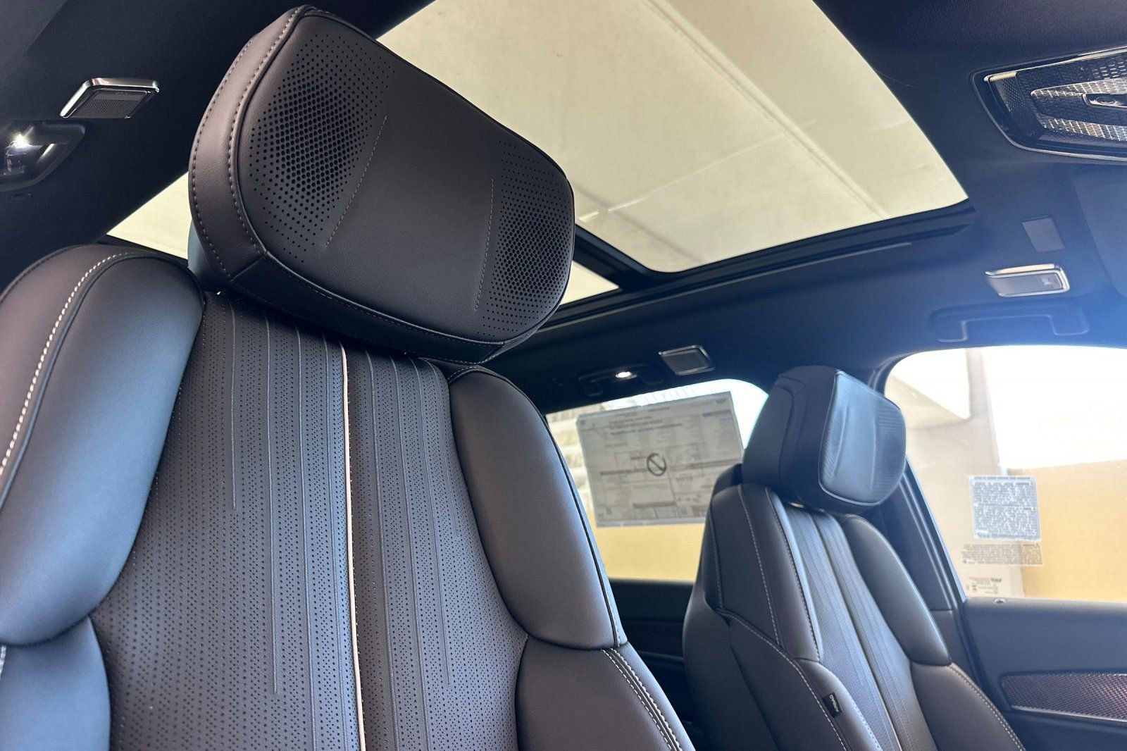 2026 Cadillac VISTIQ Luxury - Photo 17