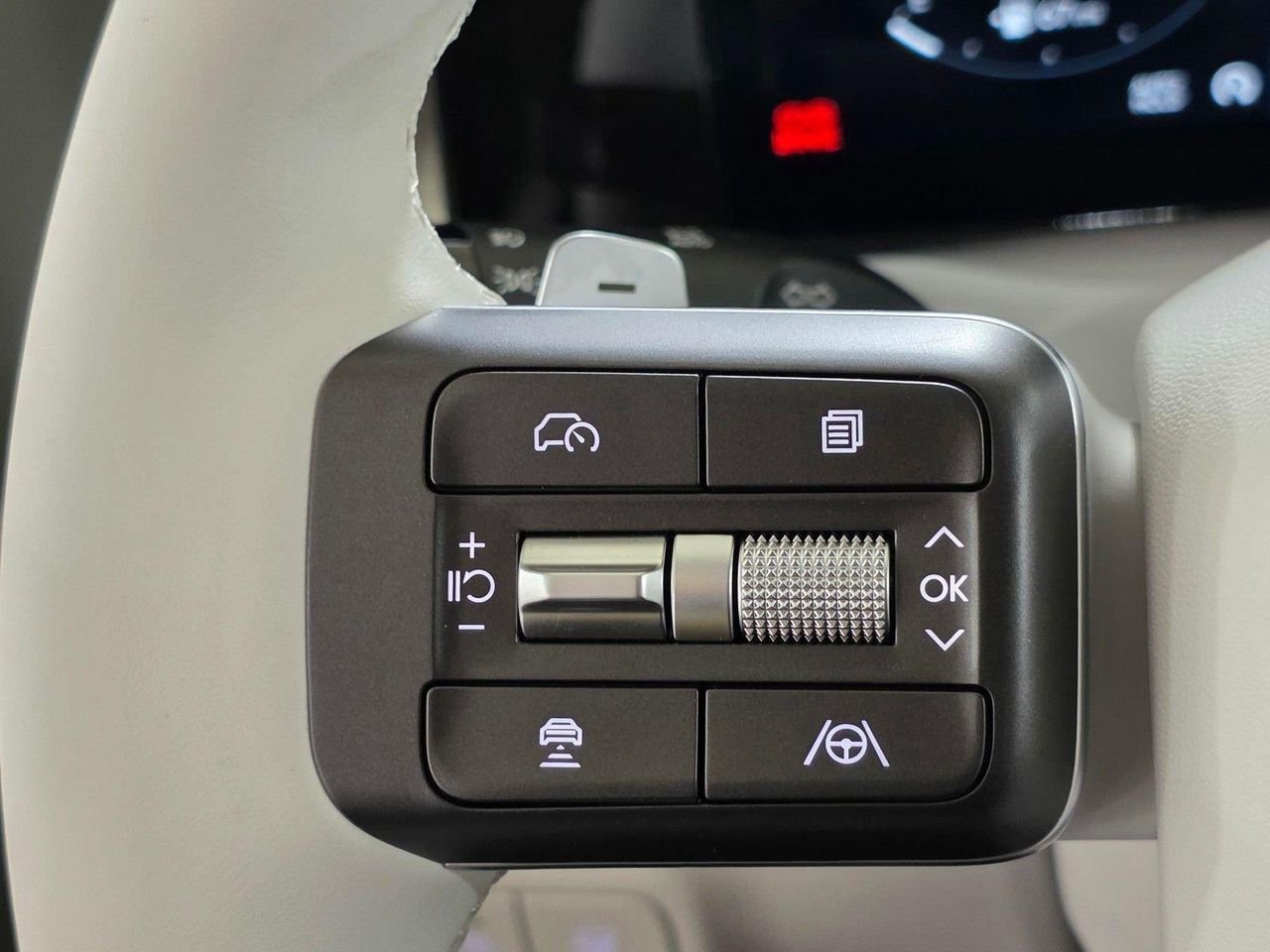 New 2026 Creamy White Pearl Hyundai SEL AWD image 33