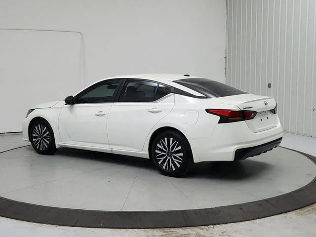 New 2026 White Nissan 2.5 SV image 5