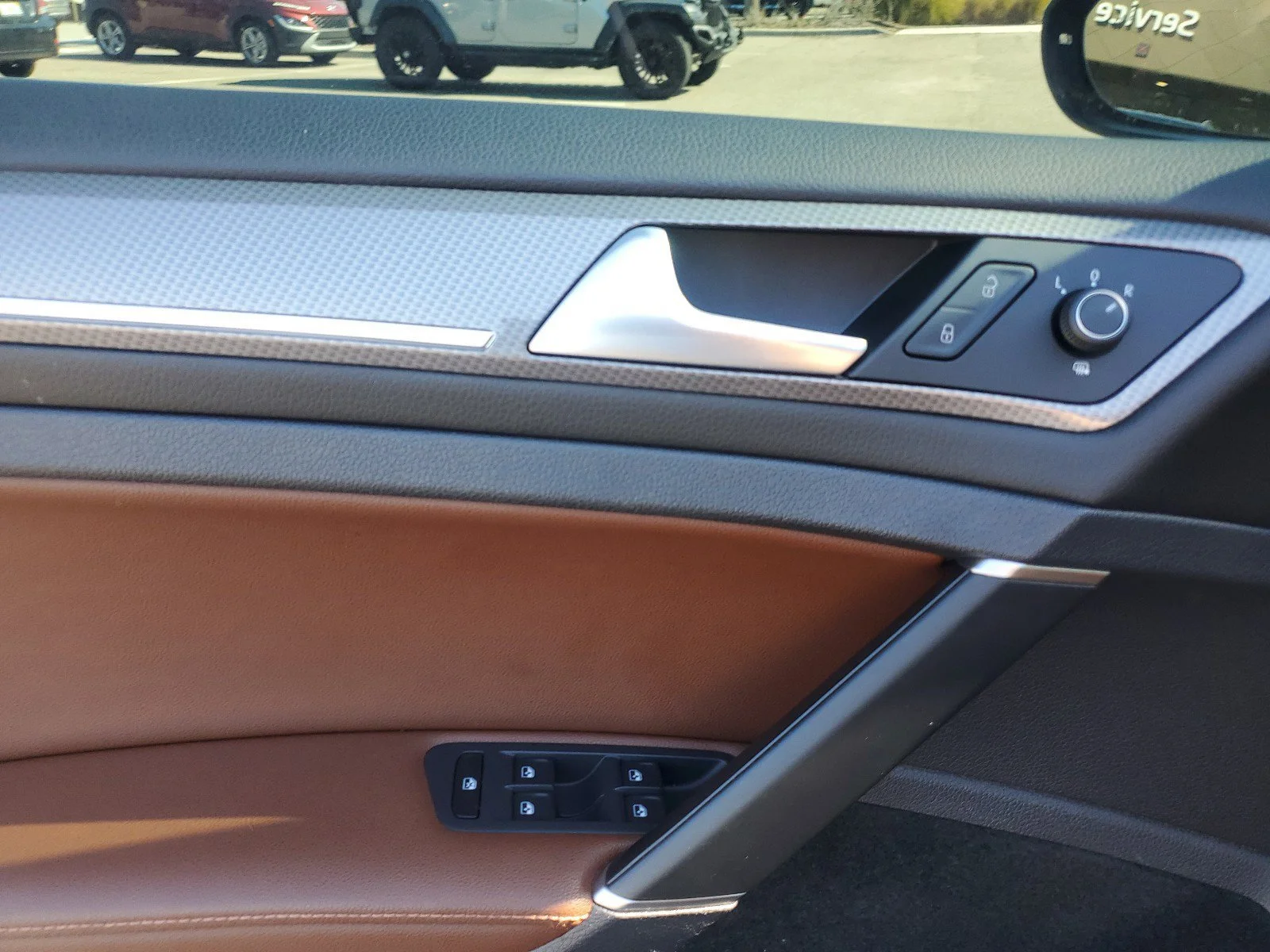 Used 2019  Volkswagen S image 9