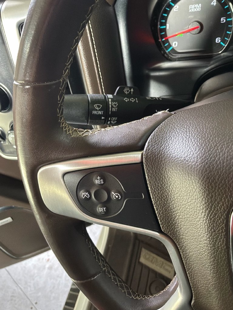 Used 2017 White GMC SLT image 34