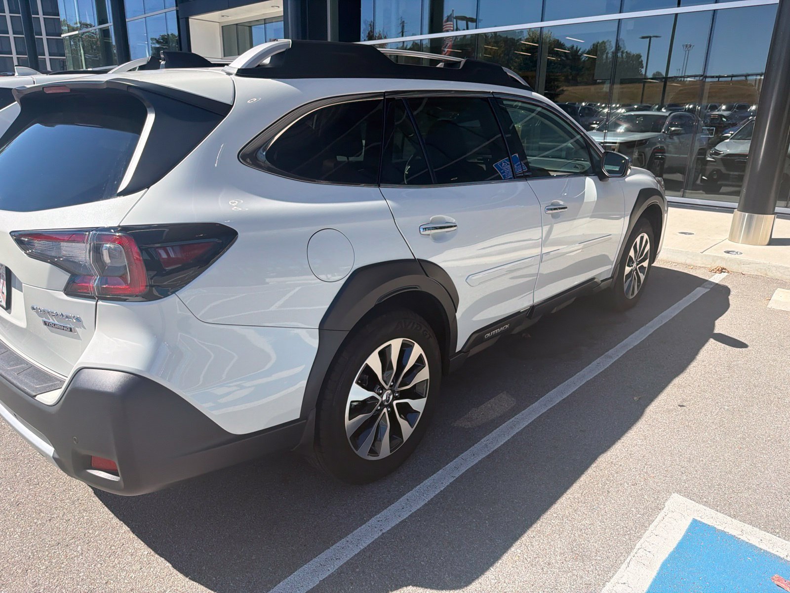 Used 2025 Crystal White Pearl Subaru Touring image 4