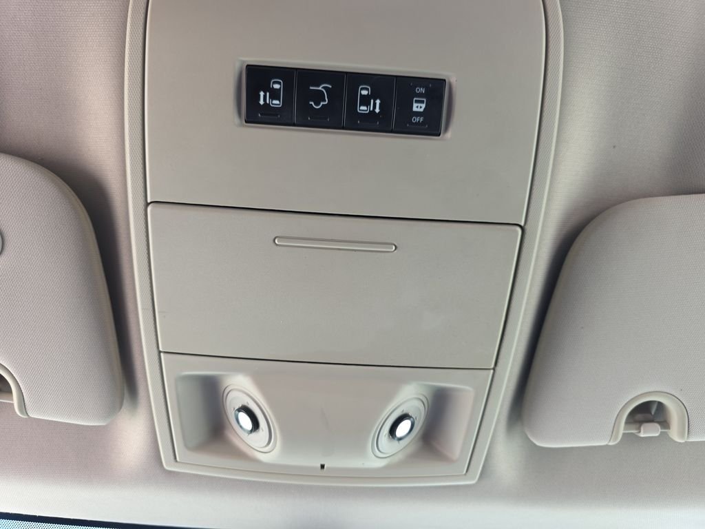 2011 Chrysler Town & Country Touring - Photo 25