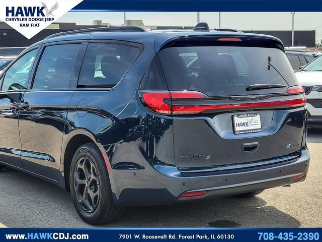 Used 2024 Blue Chrysler Select Premium S Appearance image 6