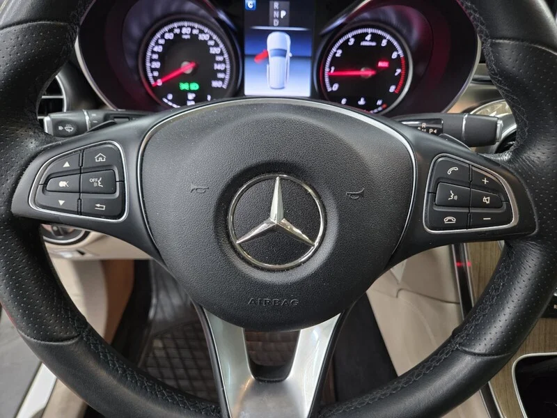 Used 2018 White Mercedes-Benz GLC 300 image 17