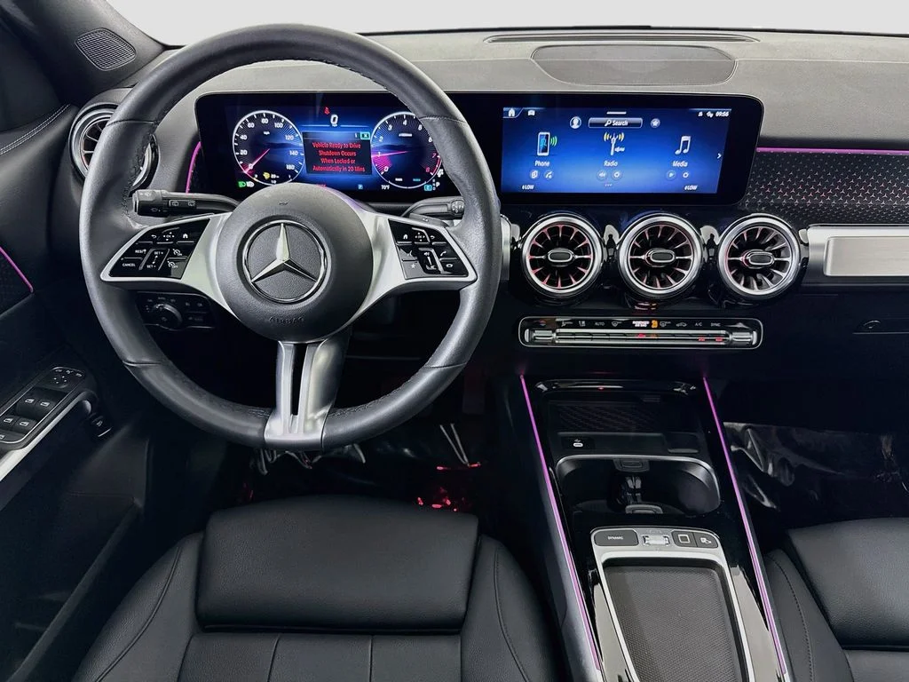 Used 2025 White Mercedes-Benz GLB 250 image 22