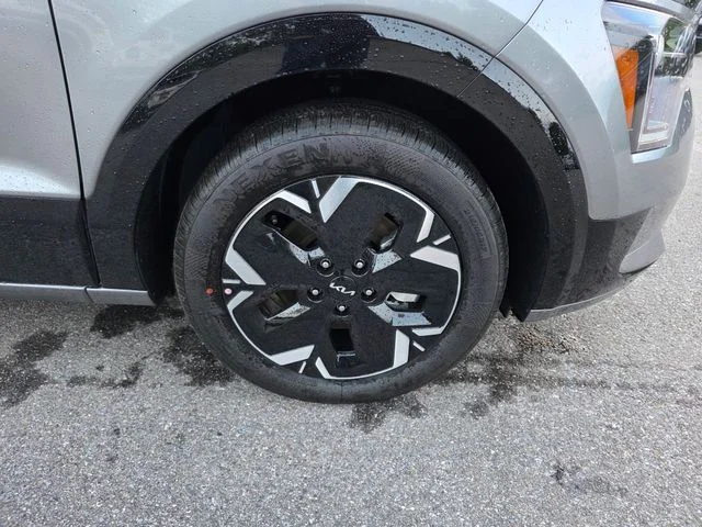 New 2026 Steel Gray Kia Wind image 12